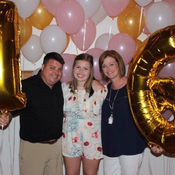 Meet your Posher, Sara - Picture 1 of 1